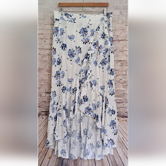Torrid Challis Floral Maxi Skirt Size 1 - Picture 2 of 9